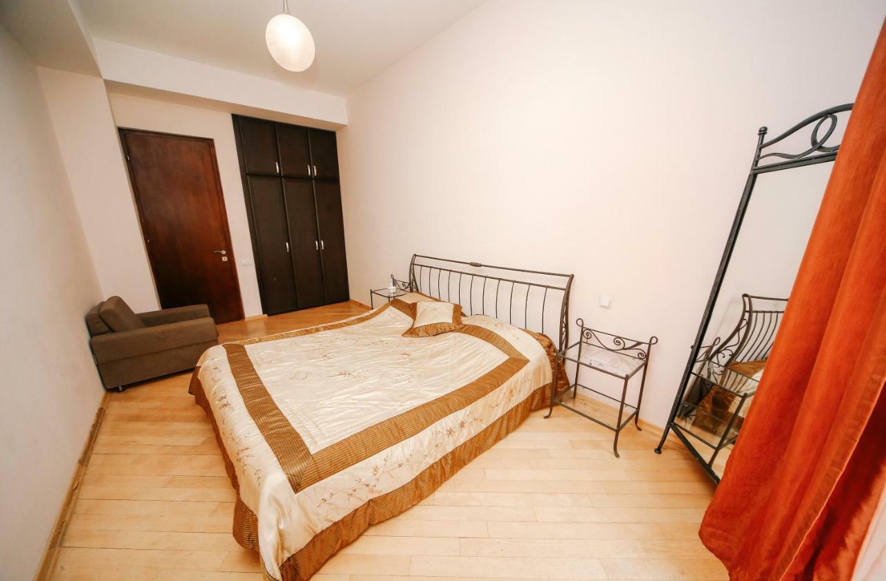 Khatuna'S Axis Apartment Тбилиси Экстерьер фото
